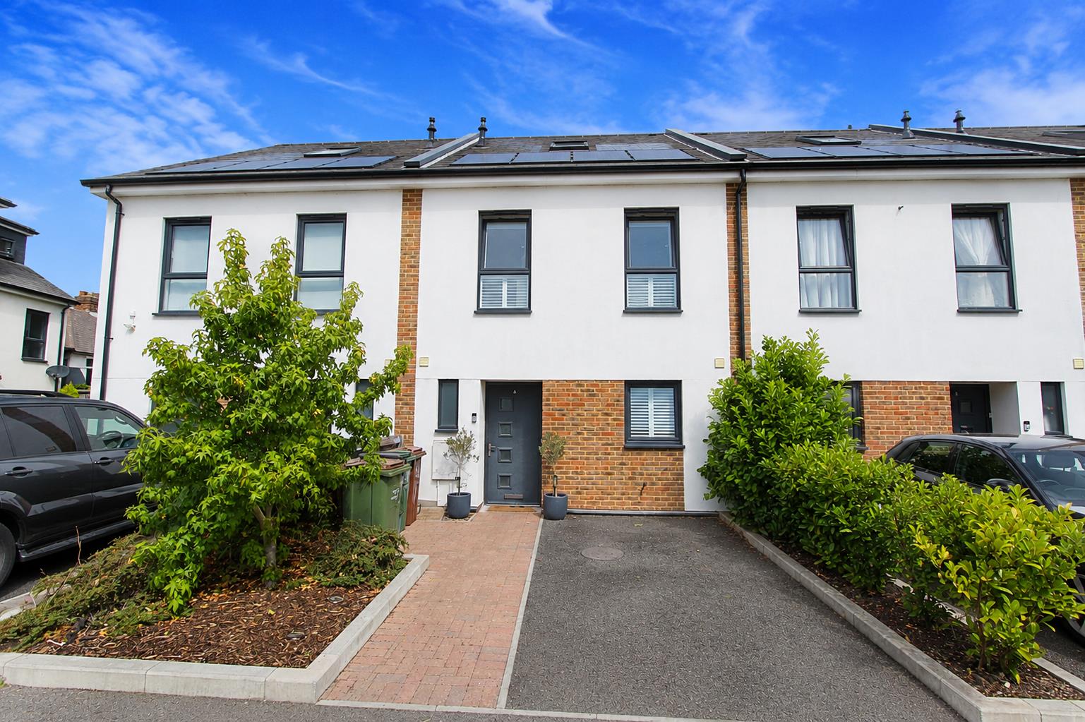 4 bed property in River View Mews, Croydon